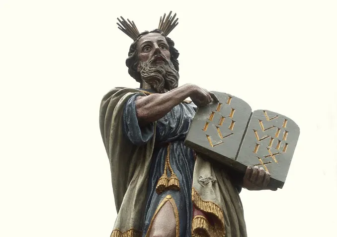 Mosesbrunnen, la fontaine de Moïse à Berne ©Geri340, CC BY-SA 3.0 Wikimedia Commons