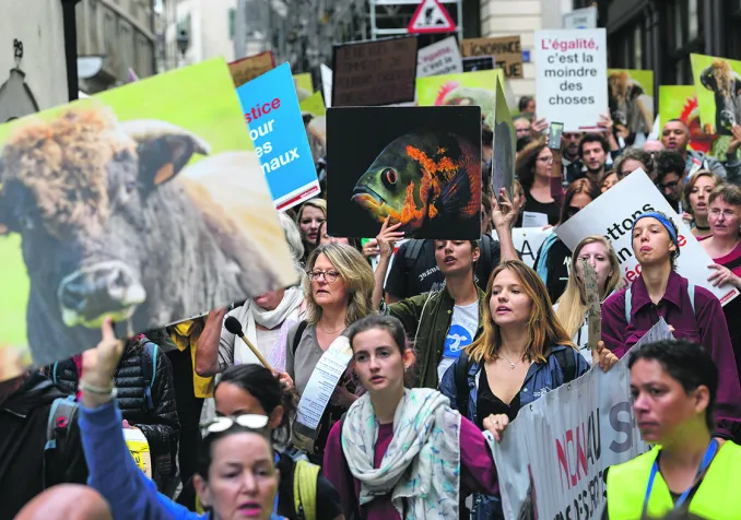 Des activistes antispécistes manifestent à Genève lors de la quatrième journée mondiale pour la fin du spécisme, le 25 août 2018 © Keystone / Martial Trezzini