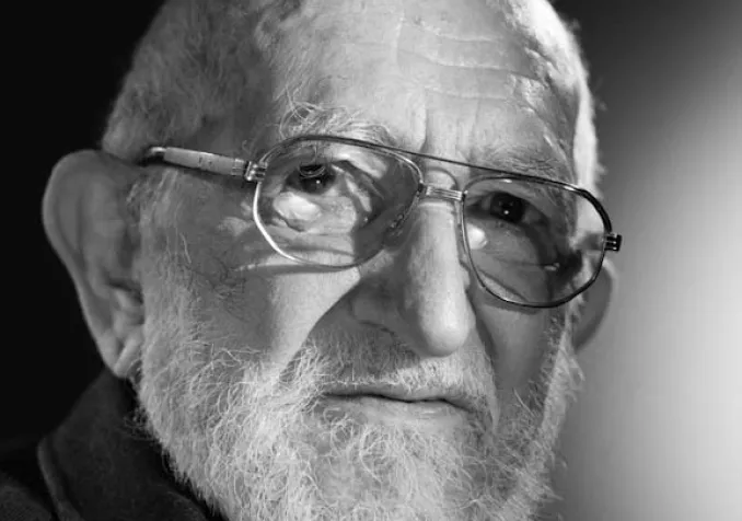 La face sombre de l’Abbé Pierre ©Studio Harcourt Paris, CC BY 3.0 Wikimedia Commons