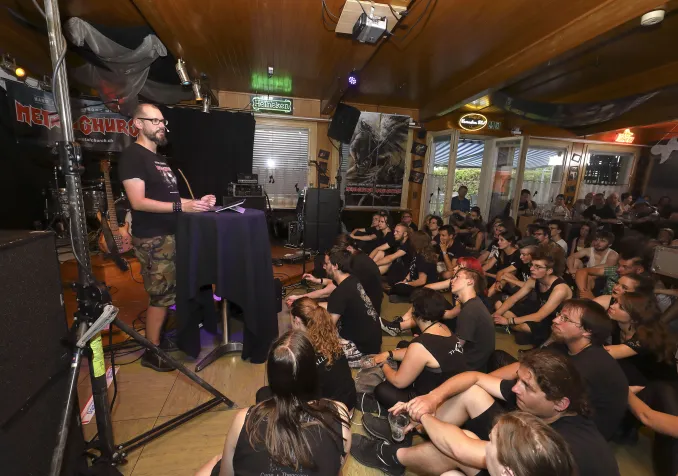 © Réformés - Pierre Bohrer Culte de la Metalchurch à Niederbipp