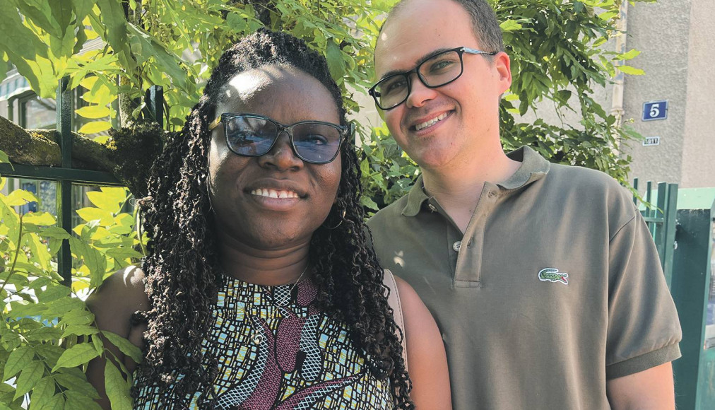 Thibaud Rossel a rencontré Alice Adabra lorsqu’il était envoyé au Togo. Ils vivent en Suisse où Alice poursuit un master en durabilité à l’Unil et Thibaud recherche un emploi dans le domaine de la coopération. Thibaud Rossel a rencontré Alice Adabra lorsqu’il était envoyé au Togo. Ils vivent en Suisse où Alice poursuit un master en durabilité à l’Unil et Thibaud recherche un emploi dans le domaine de la coopération. / ©DR