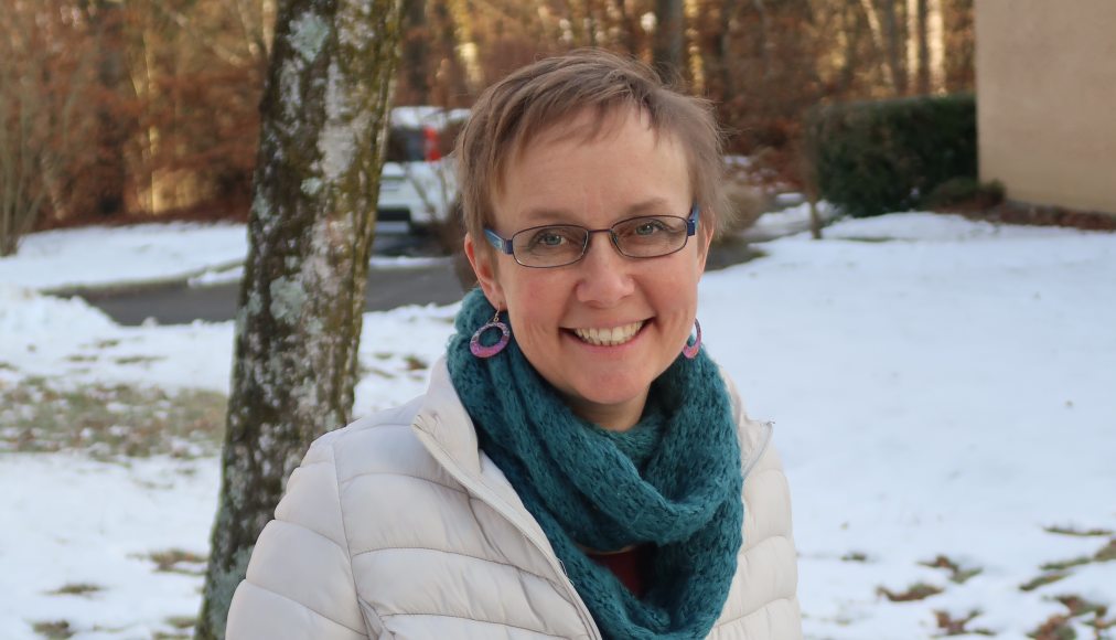 "Le Christ est venu interpeller toutes les mises à l'écart et questionner toutes les frontières" pour Antoinette Steiner, aumônière de l'EERV après des personnes réfugiées. "Le Christ est venu interpeller toutes les mises à l'écart et questionner toutes les frontières" pour Antoinette Steiner, aumônière de l'EERV après des personnes réfugiées. / © DR