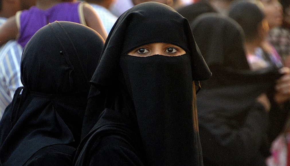 Le Conseil suisse des religions rejette lʹinitiative anti-burqa Le Conseil suisse des religions rejette lʹinitiative anti-burqa / ©LDD