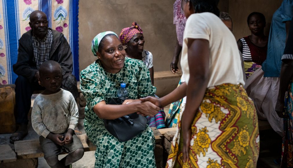 Sœur Nathalie Kangaji fournit une assistance juridique aux victimes des mines à Kolwezi en RDC. Sœur Nathalie Kangaji fournit une assistance juridique aux victimes des mines à Kolwezi en RDC. / Sœur Nathalie Kangaji fournit une assistance juridique aux victimes des mines à Kolwezi en RDC.