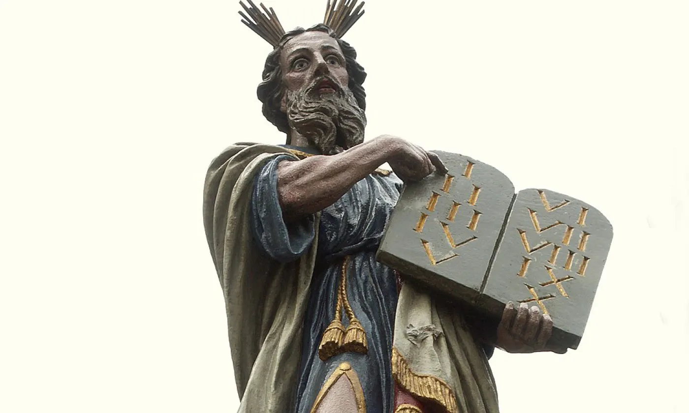 Mosesbrunnen, la fontaine de Moïse à Berne ©Geri340, CC BY-SA 3.0 Wikimedia Commons