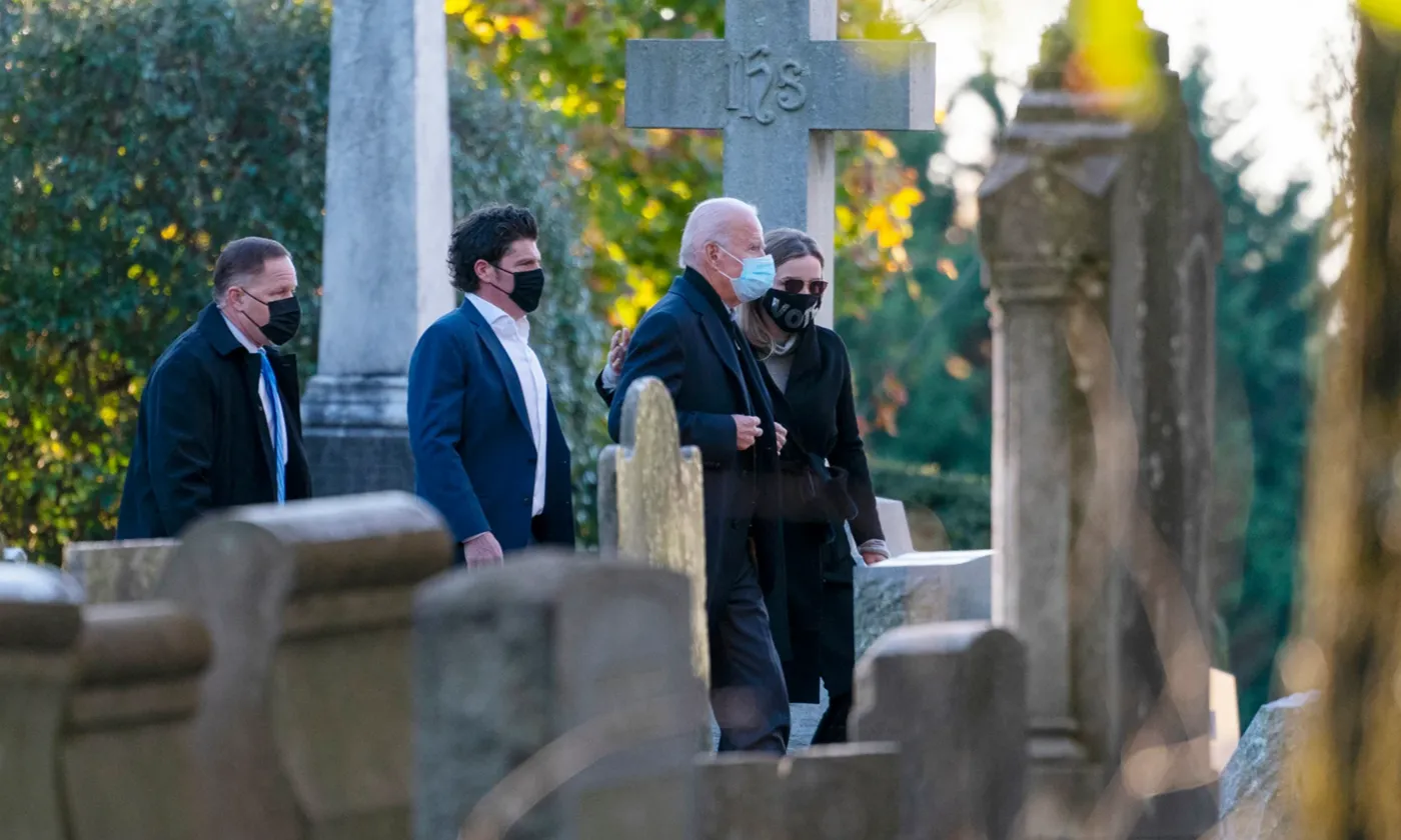Joe Biden le 3 novembre se rendant à l'église catholique St-Joseph On the Brandywine, dans le Delaware. © AP Photo/Carolyn Kaster/RNS