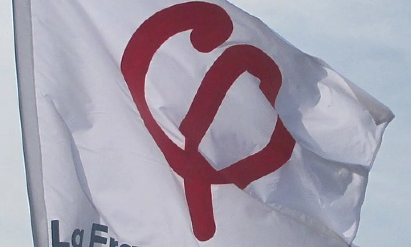 Drapeau du parti La France insoumise ©Wikimedia Commons/Tyseria/CC BY-SA 4.0