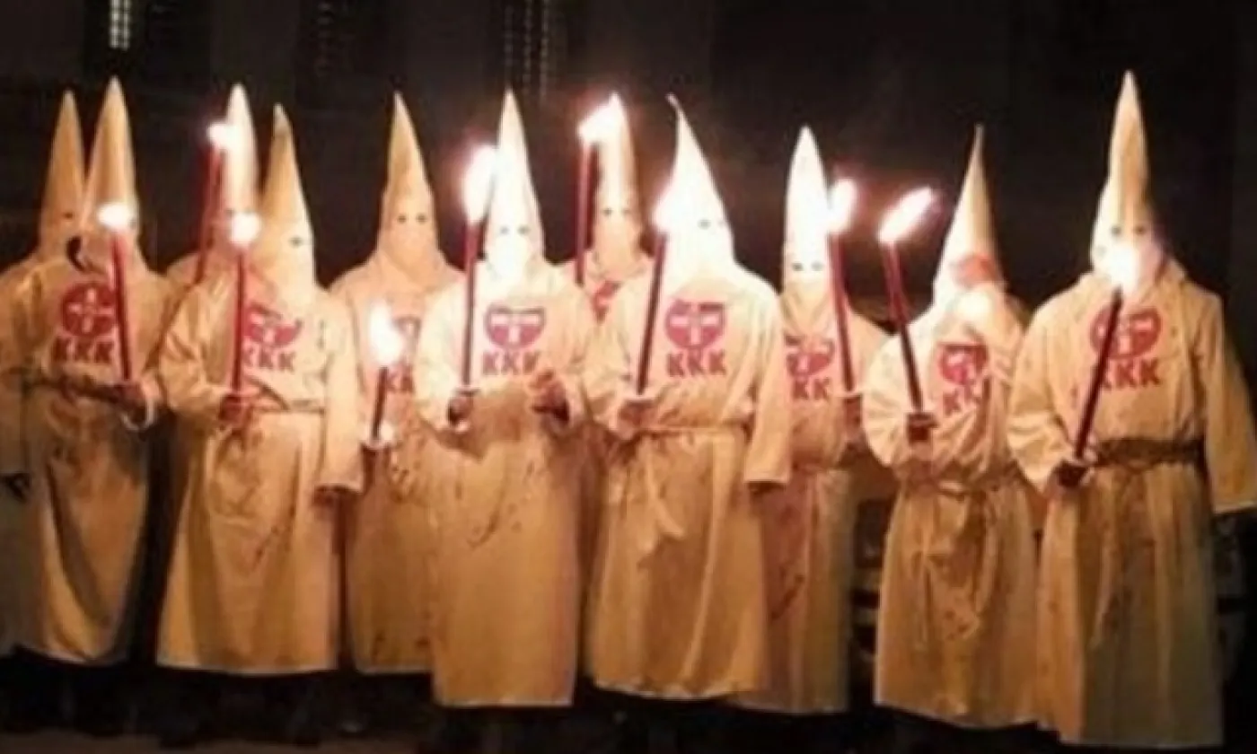 Costumes du KKK au carnaval de Schwyz Capture d'écran Twitter publiée dans la Tribune de Genève