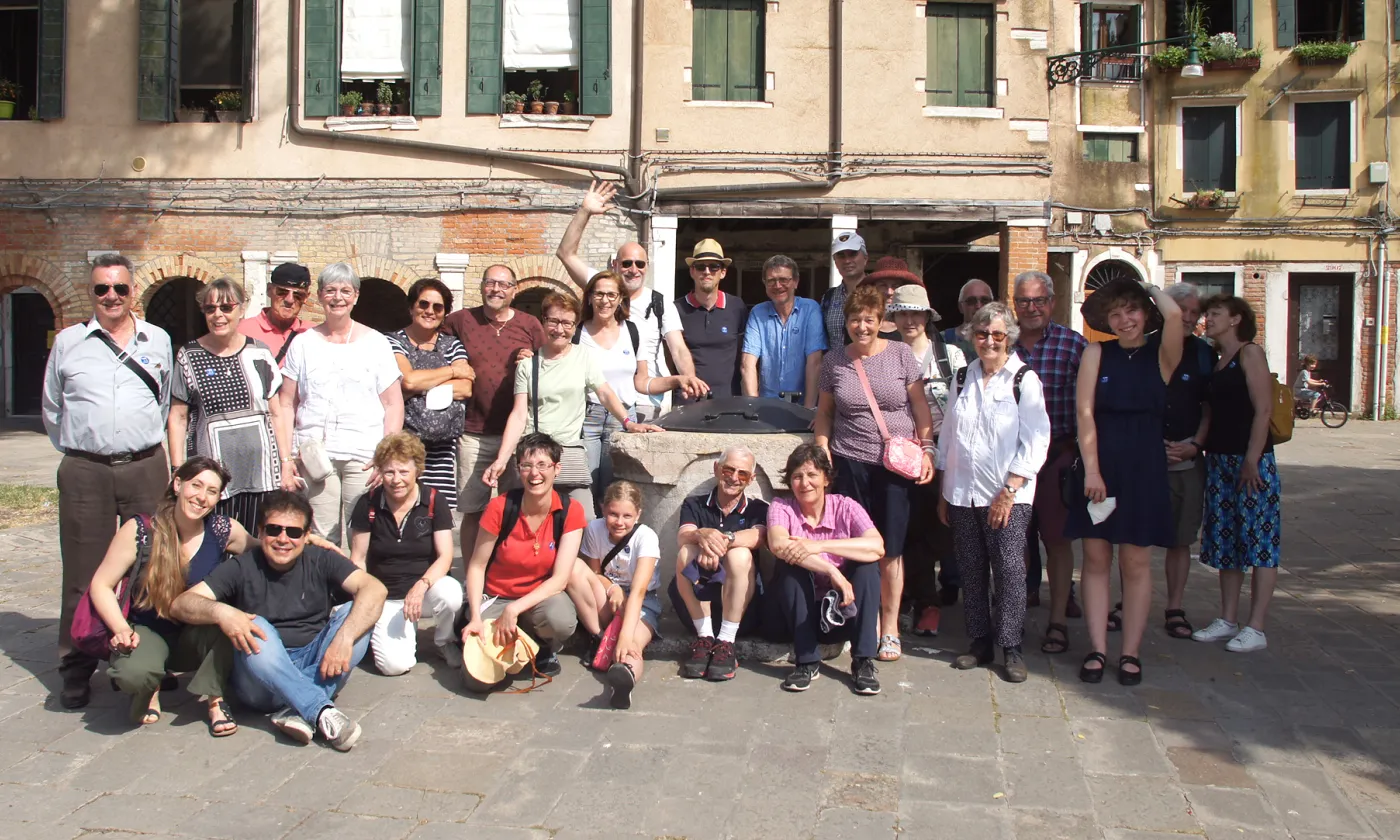 Notre groupe en joyeuse recherche des traces de Dieu dans les dédales de la Sérénissime comme dans nos vies.  ©Jean-Jacques Hefti