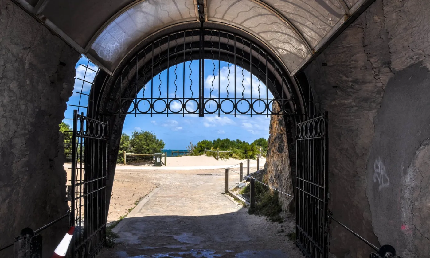 Lumière bienveillante après l’ombre du passage ©iStock/EAGiven