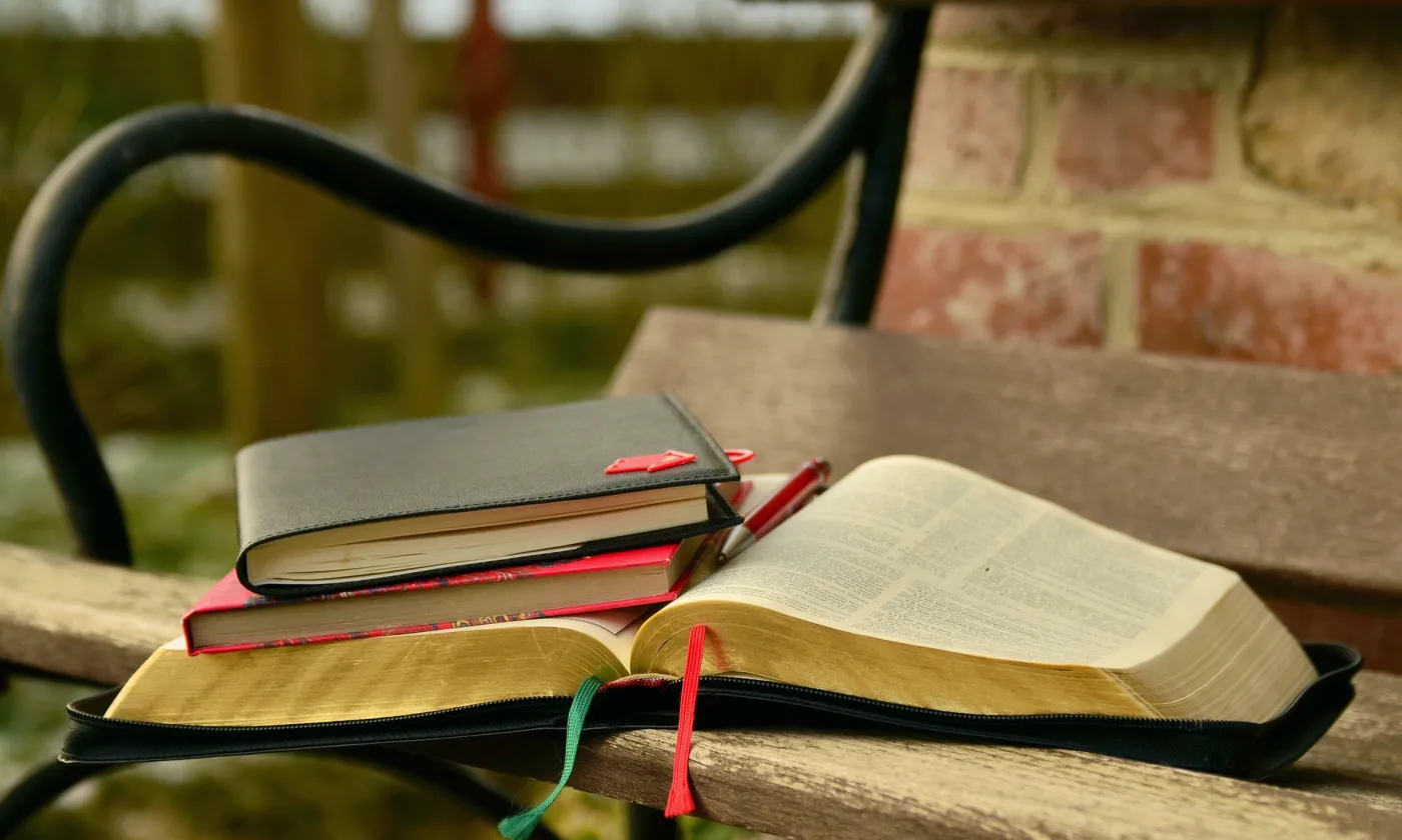 Une formation biblique ouverte à tous  CC0 congerdesign/Pixabay