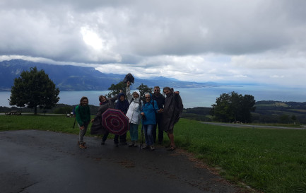 Première édition de la marche paroissiale en 2023 au mont Pèlerin: même quand c’est couvert, il y a de la beauté et de la joie ! / ©Anne Gerber
